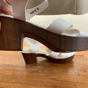 White 70s clogs *Never Worn*